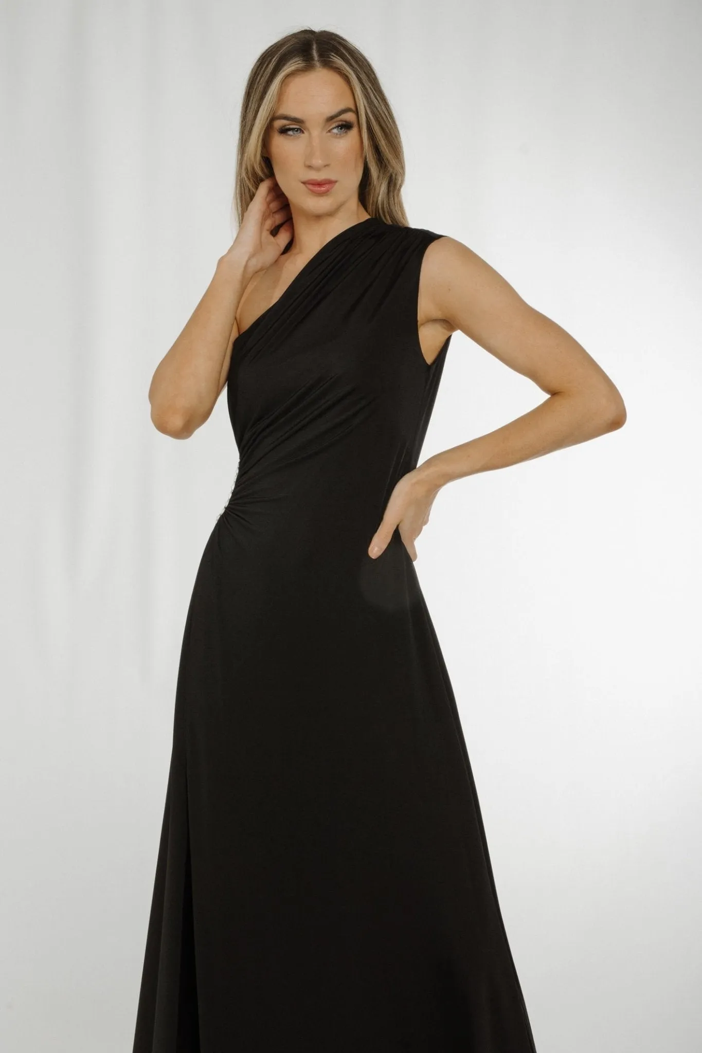 Alana One Shoulder Ruched Dress In Black