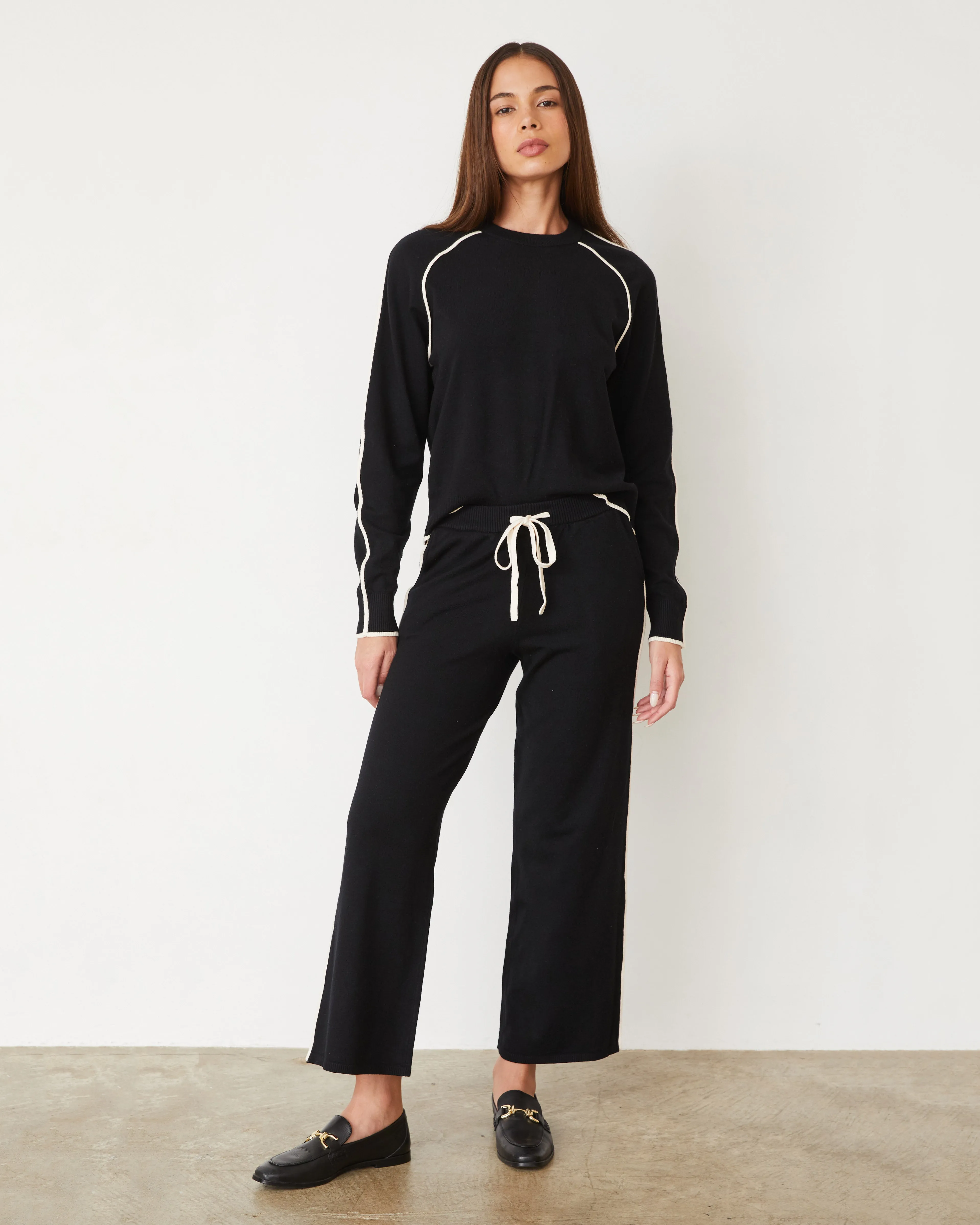 Lightknit Pant With Contrast Piping