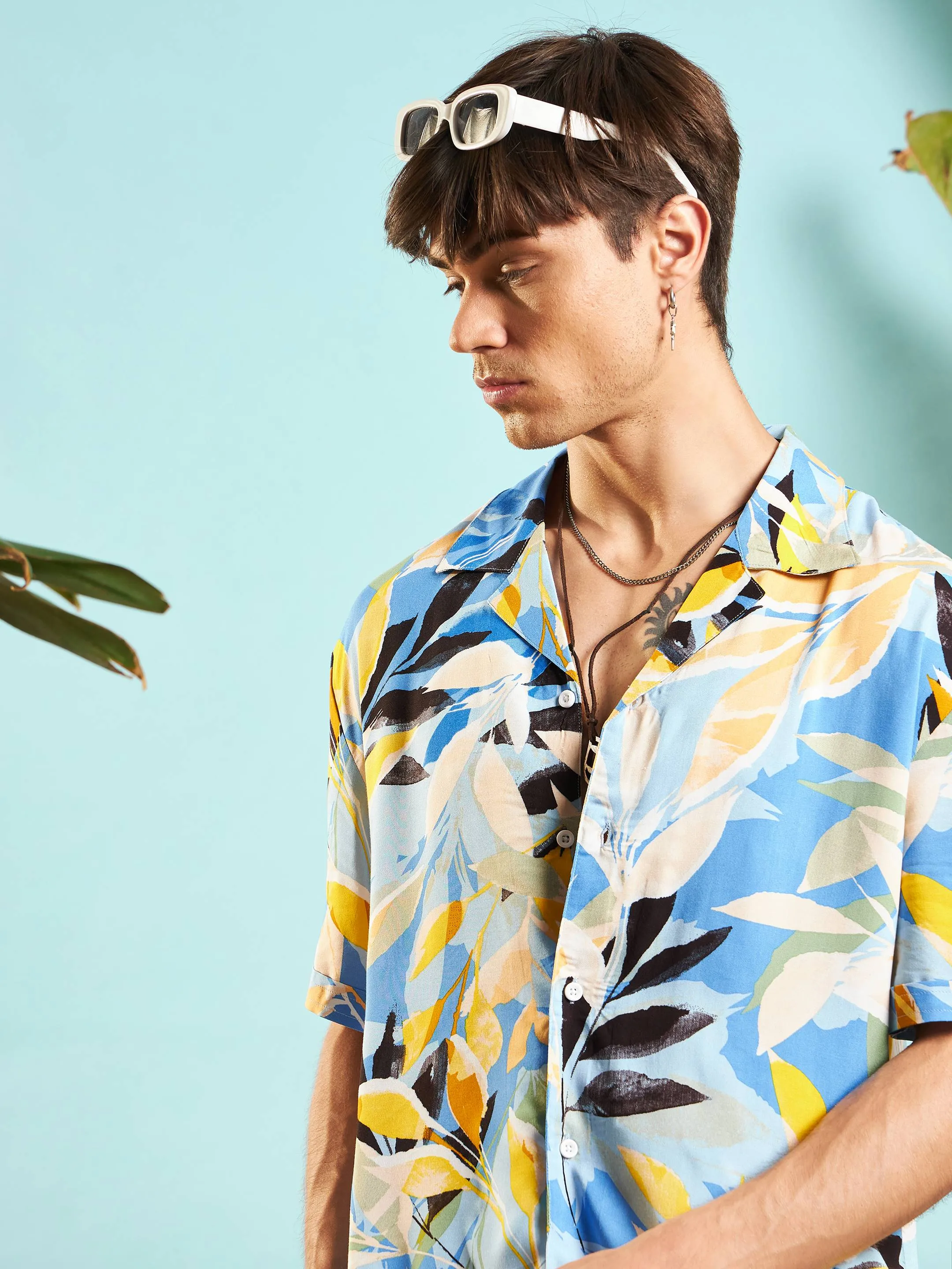 Men Blue Tropical Print Box Pleat Relax Fit Shirt